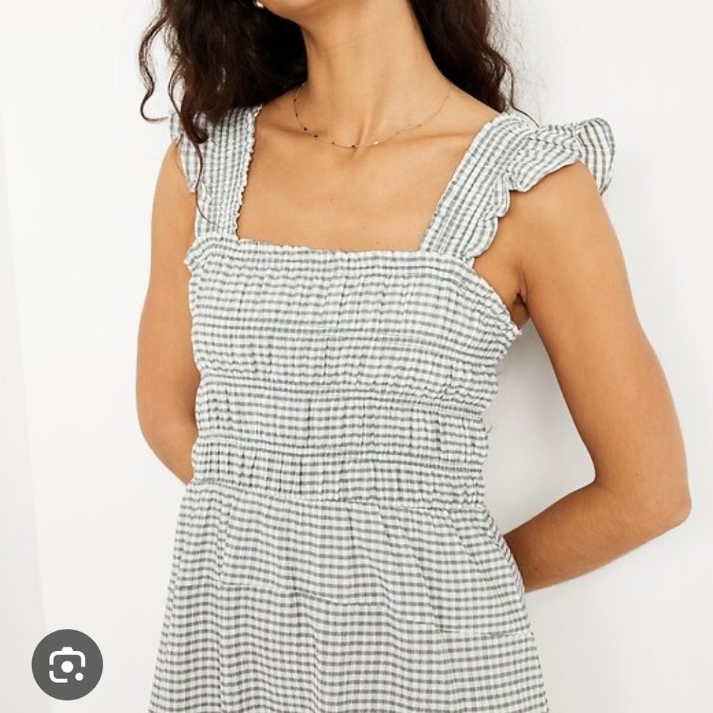 Old Navy Green Gingham Lightweight‎ Smocked Midi Dress